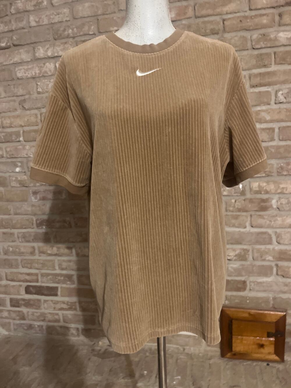 Nike Ribbed Velour Oversized Tee – Camel/Tan | Cozy Athleisure Streetwear